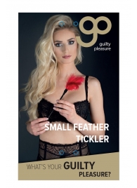 Пластиковая метелочка с красными пёрышками Small Feather Tickler - 32 см. - Blush Novelties - купить с доставкой в Нижневартовске