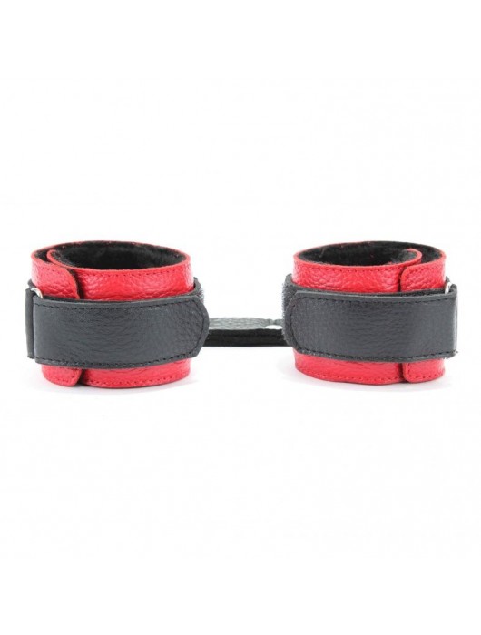 Красно-чёрные кожаные наручники с меховым подкладом - БДСМ Арсенал - купить с доставкой в Нижневартовске