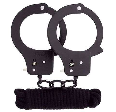 Чёрные наручники из листового металла в комплекте с веревкой BONDX METAL CUFFS LOVE ROPE SET - Dream Toys - купить с доставкой в Нижневартовске